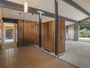 16 Riverview Drive NE, Auburn WA 98002