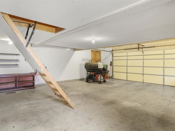16 Riverview Drive NE, Auburn WA 98002