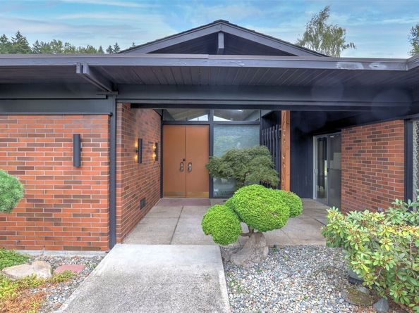 16 Riverview Drive NE, Auburn WA 98002