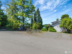 1954 NE Grandview Boulevard, Keyport WA 98345