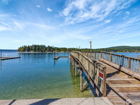 1954 NE Grandview Boulevard, Keyport WA 98345