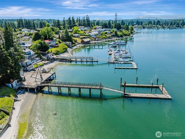 1954 NE Grandview Boulevard, Keyport WA 98345