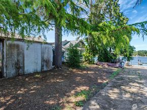 1954 NE Grandview Boulevard, Keyport WA 98345
