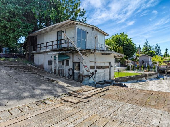 1954 NE Grandview Boulevard, Keyport WA 98345