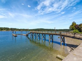 1954 NE Grandview Boulevard, Keyport WA 98345
