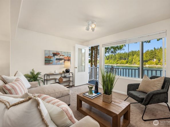 11710 Arrow Point Drive NE, Bainbridge Island WA 98110