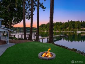 11710 Arrow Point Drive NE, Bainbridge Island WA 98110