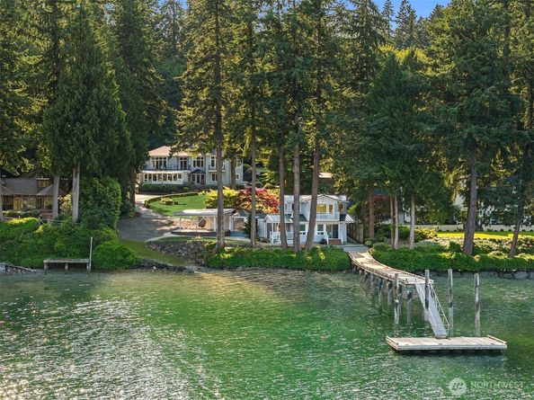 11710 Arrow Point Drive NE, Bainbridge Island WA 98110