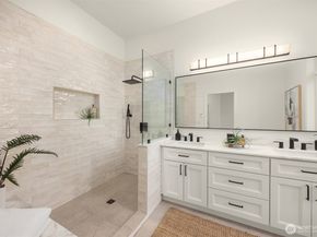 11710 Arrow Point Drive NE, Bainbridge Island WA 98110