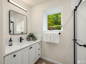 11710 Arrow Point Drive NE, Bainbridge Island WA 98110