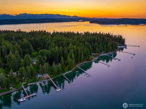 11710 Arrow Point Drive NE, Bainbridge Island WA 98110