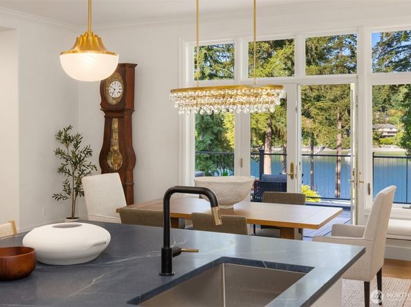 11710 Arrow Point Drive NE, Bainbridge Island WA 98110