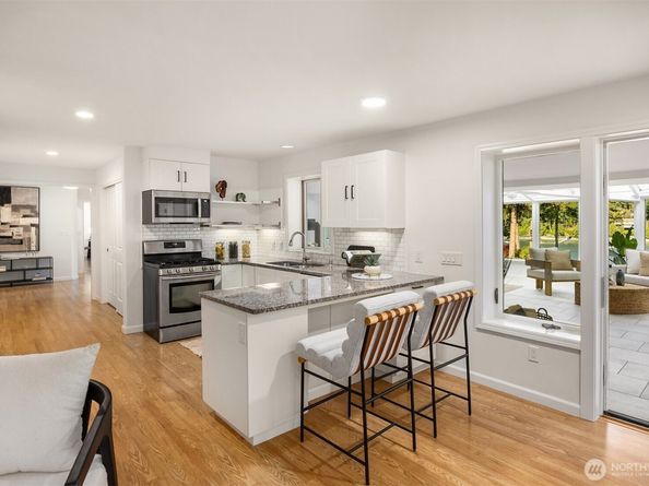 11710 Arrow Point Drive NE, Bainbridge Island WA 98110