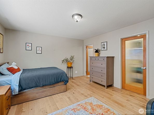 8814 Earl Avenue NW, Seattle WA 98117