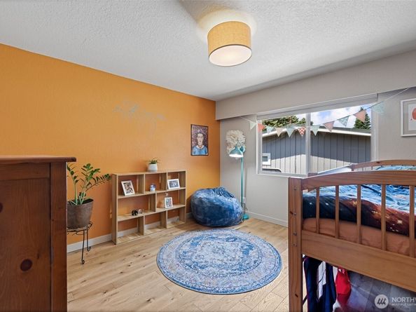 8814 Earl Avenue NW, Seattle WA 98117