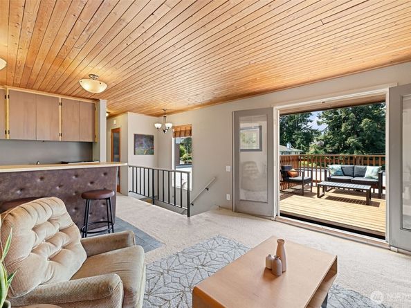 8814 Earl Avenue NW, Seattle WA 98117