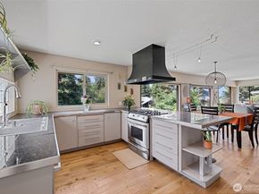 8814 Earl Avenue NW, Seattle WA 98117