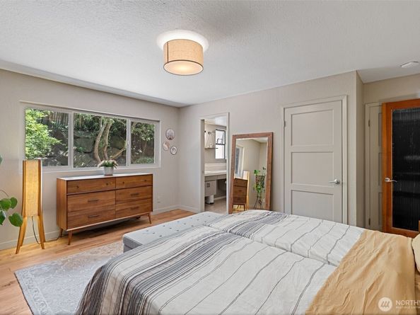 8814 Earl Avenue NW, Seattle WA 98117