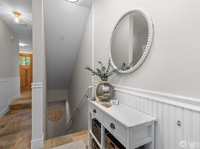 31 Etruria Street B, Seattle WA 98109