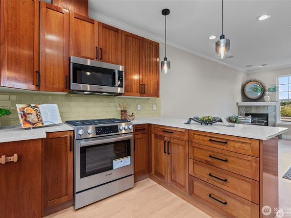 31 Etruria Street B, Seattle WA 98109