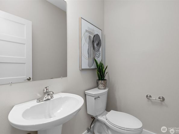 31 Etruria Street B, Seattle WA 98109