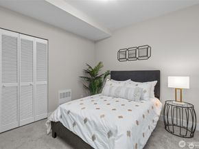 31 Etruria Street B, Seattle WA 98109