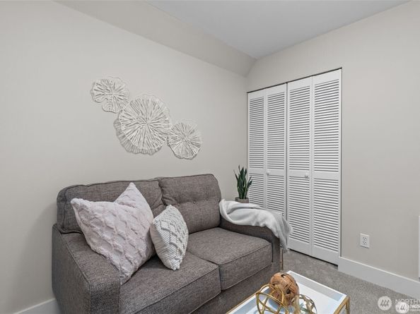 31 Etruria Street B, Seattle WA 98109