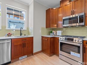 31 Etruria Street B, Seattle WA 98109