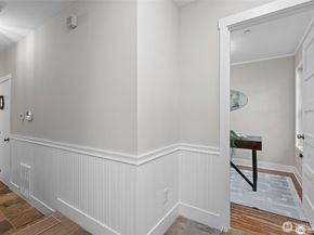 31 Etruria Street B, Seattle WA 98109
