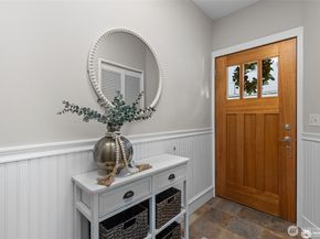 31 Etruria Street B, Seattle WA 98109
