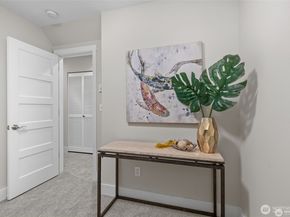31 Etruria Street B, Seattle WA 98109