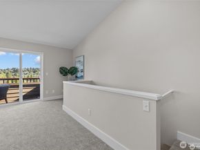 31 Etruria Street B, Seattle WA 98109