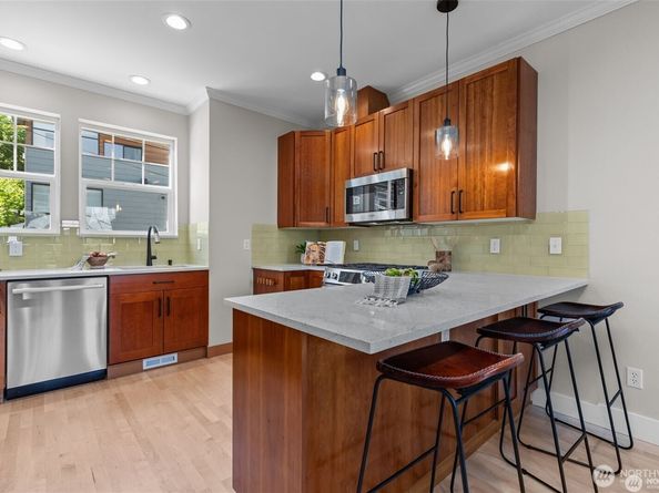 31 Etruria Street B, Seattle WA 98109