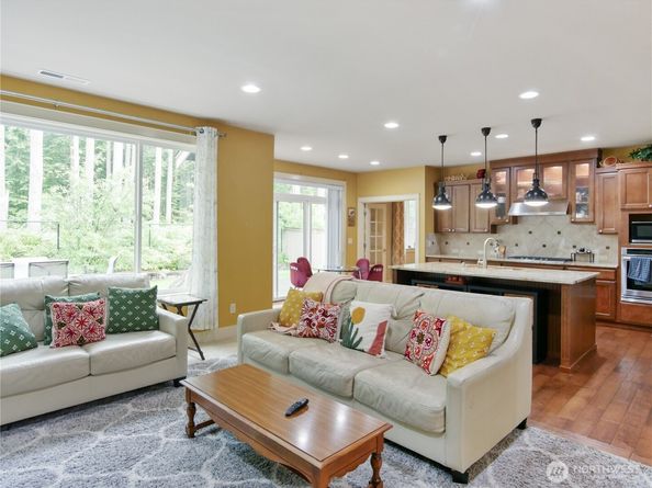 10625 240th Avenue NE, Redmond WA 98053