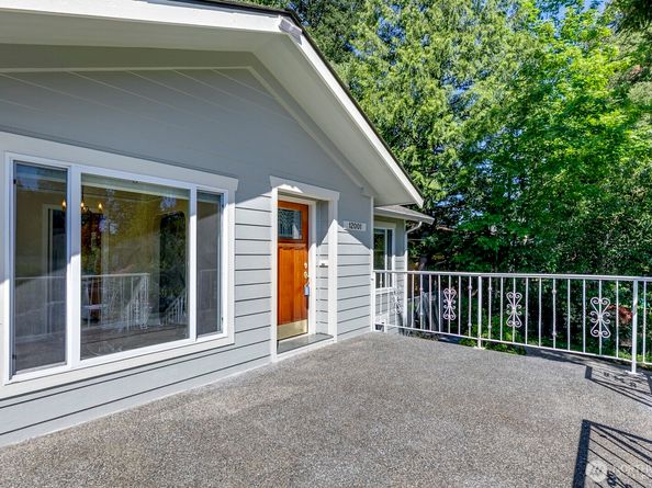 12001 20th Avenue NE, Seattle WA 98125