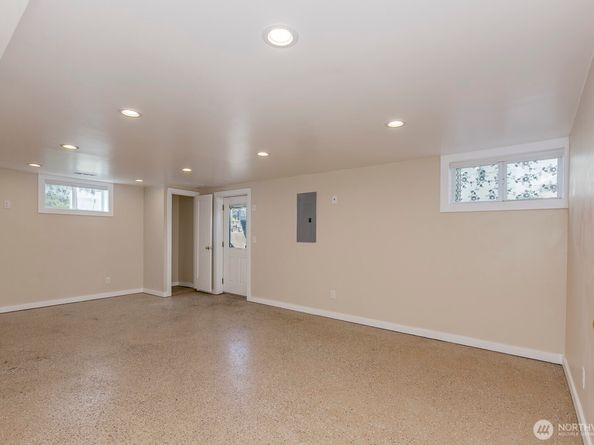 12001 20th Avenue NE, Seattle WA 98125