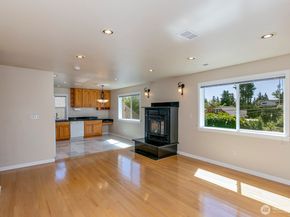 12001 20th Avenue NE, Seattle WA 98125