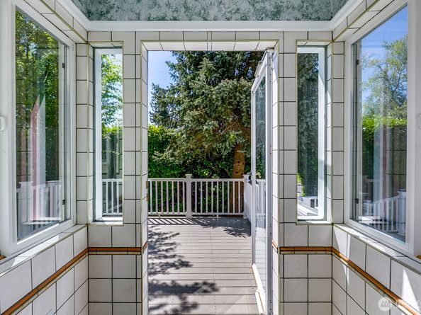 12001 20th Avenue NE, Seattle WA 98125