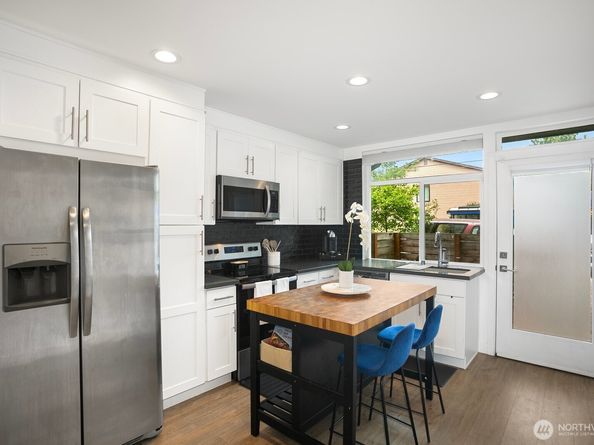 1055 S Cloverdale, Seattle WA 98108