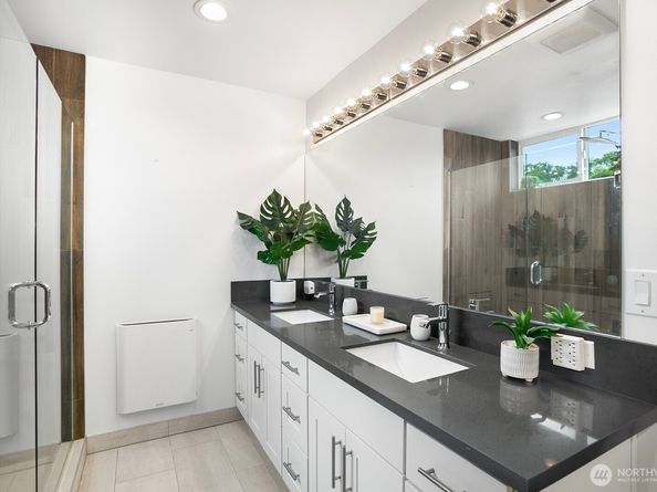 1055 S Cloverdale, Seattle WA 98108