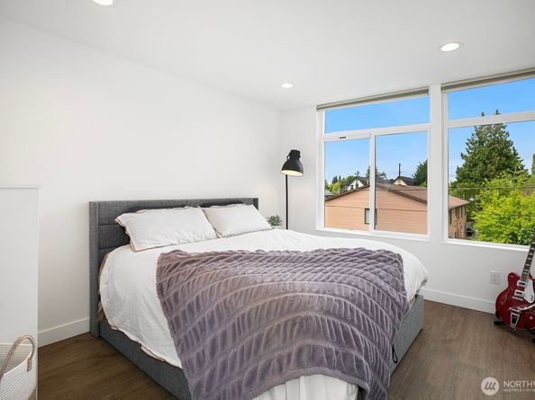 1055 S Cloverdale, Seattle WA 98108