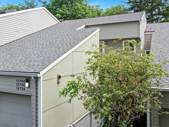 15734 NE 70th Ct 15734, Redmond WA 98052