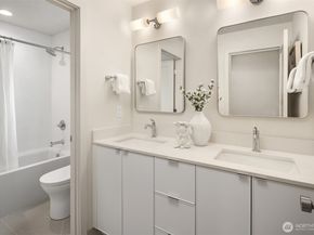 815 18th Avenue W, Kirkland WA 98033