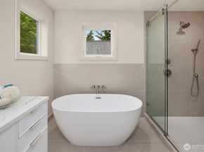 815 18th Avenue W, Kirkland WA 98033