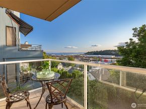 2241 13TH Avenue W 201, Seattle WA 98119