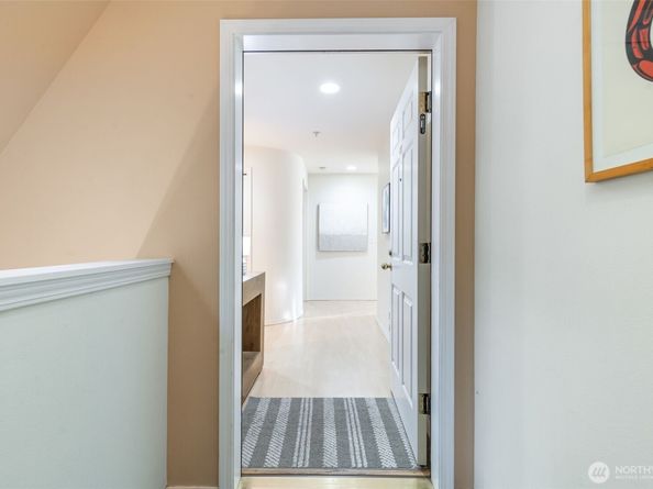2241 13TH Avenue W 201, Seattle WA 98119