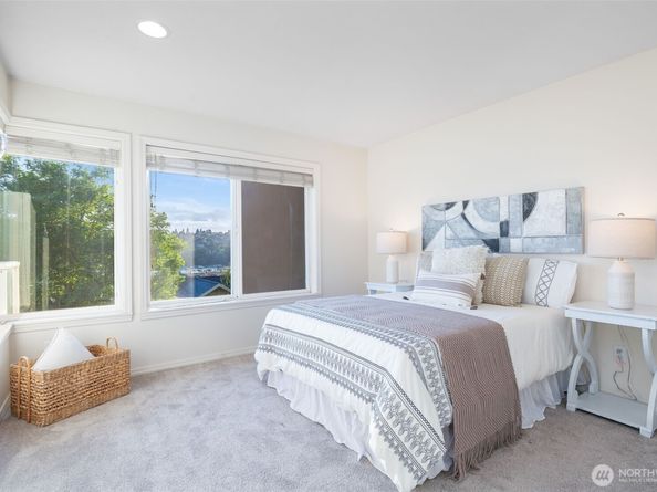 2241 13TH Avenue W 201, Seattle WA 98119