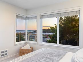 2241 13TH Avenue W 201, Seattle WA 98119