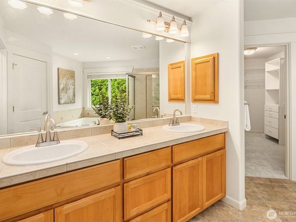 11710 157th Avenue NE, Redmond WA 98052