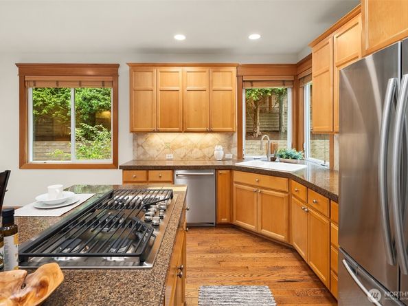 11710 157th Avenue NE, Redmond WA 98052